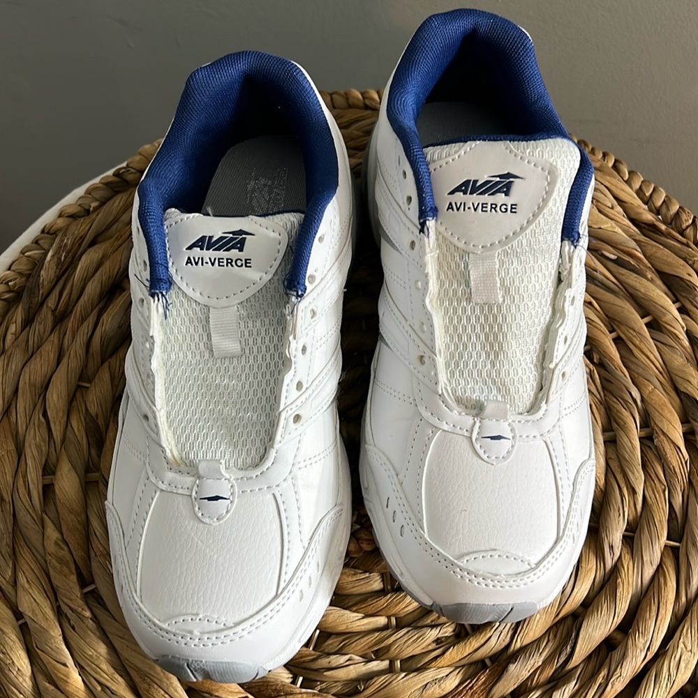 Worn ONCE- Avis Verge Sneaker (without laces)